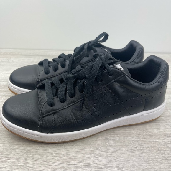 Nike Women’s Tennis 'Classic Ultra’ Leather Sneaker in Black, US 7.5 - Picture 6 of 13